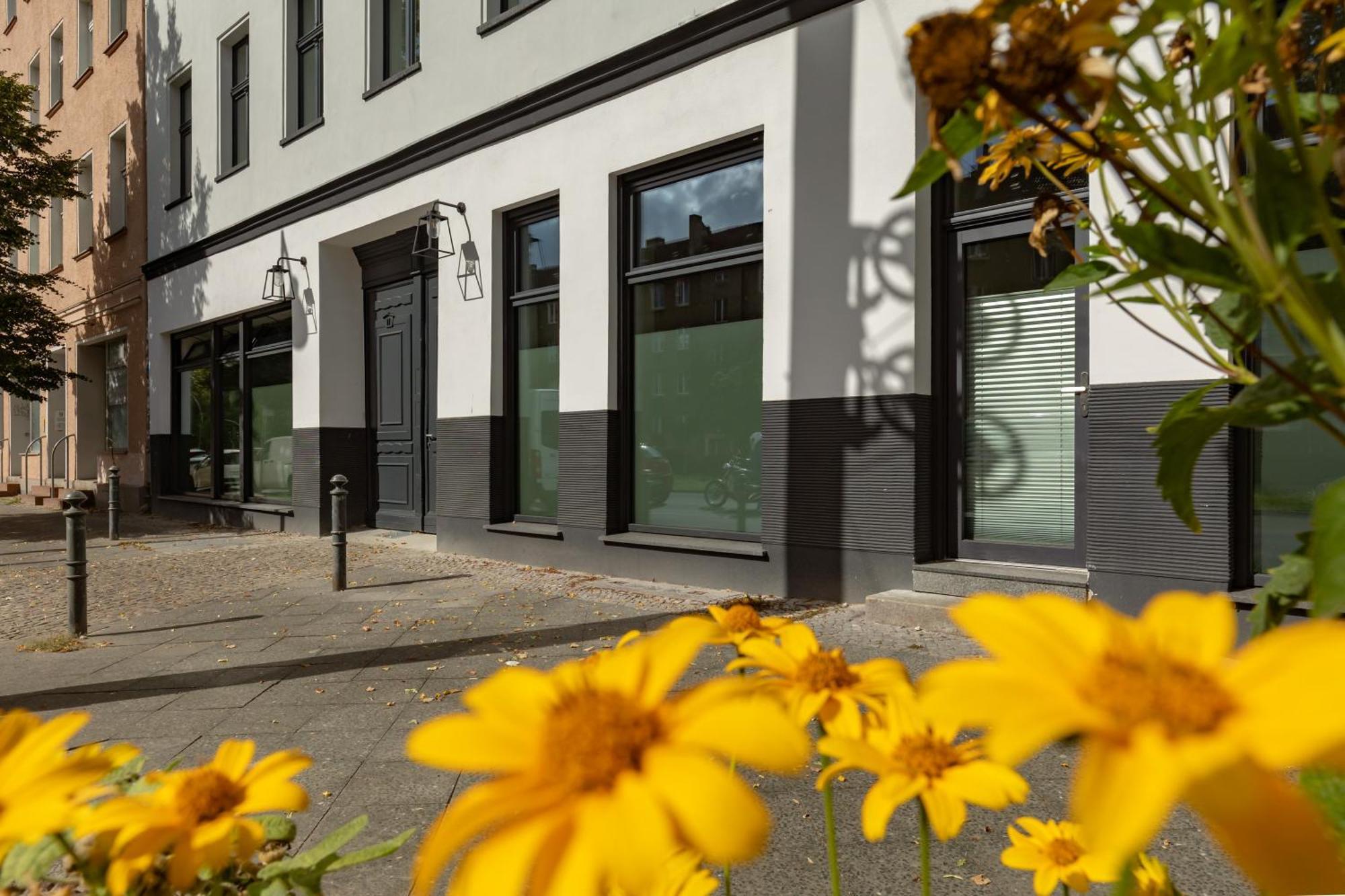 Black White 41sqm 2room maisonette apt near center Berlin Extérieur photo