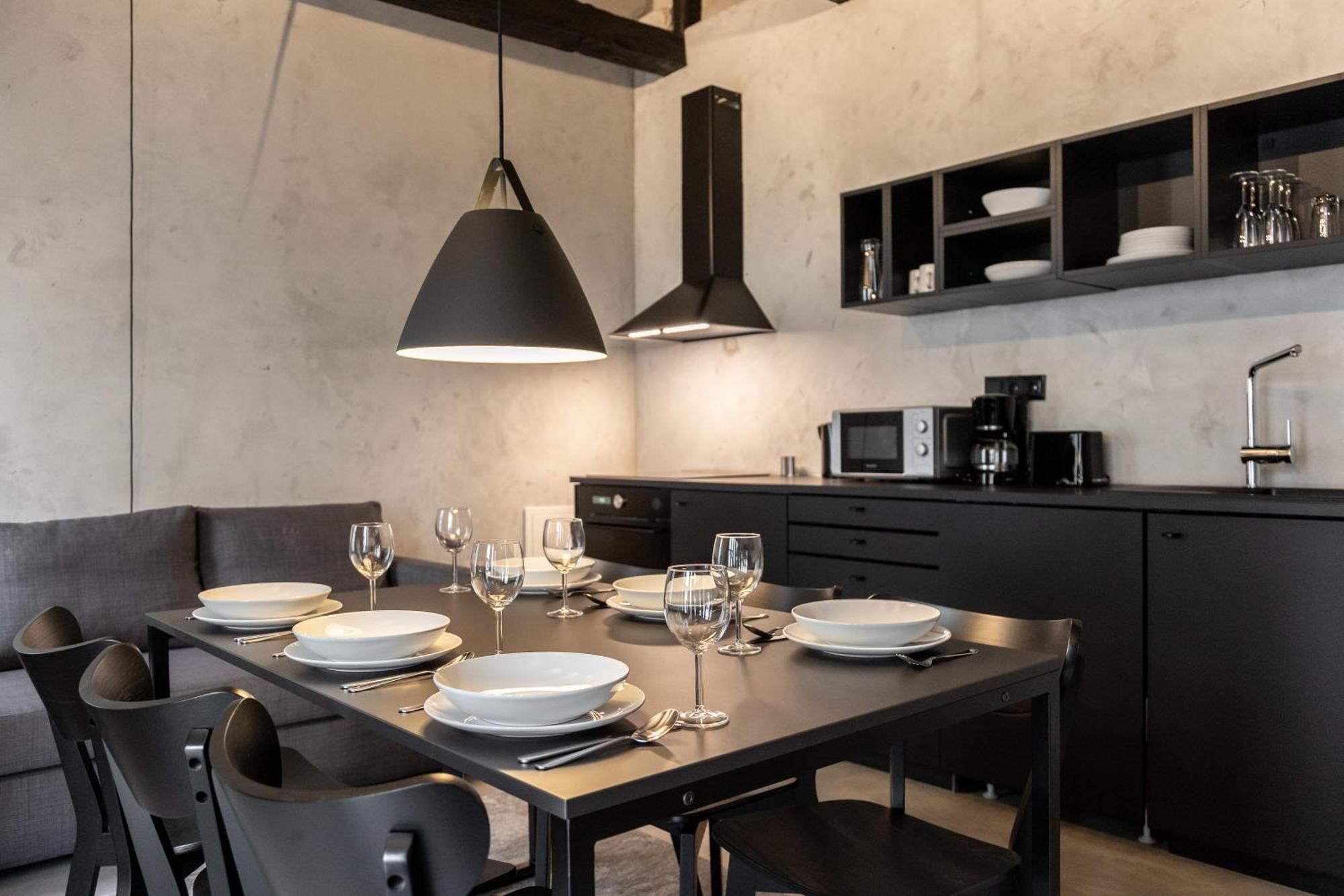 Black White 41sqm 2room maisonette apt near center Berlin Extérieur photo